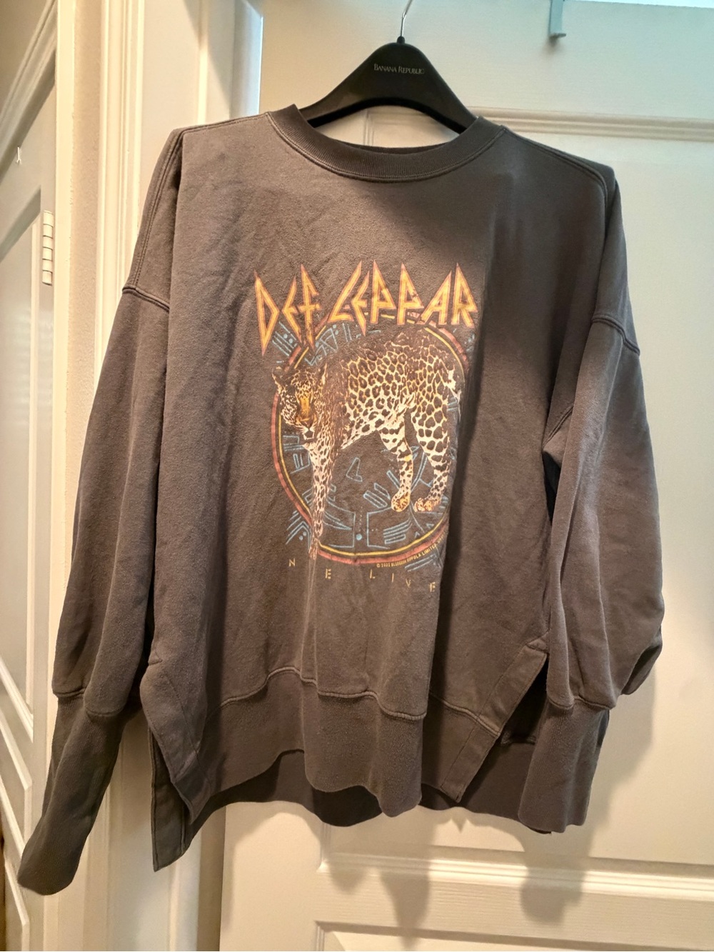 Abercrombie & Fitch Def Leppard Oversized Graphic Sweatshirt M